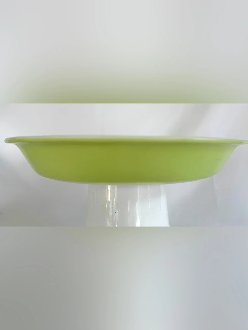PYREX 1-1/2 Qt Pie Plate Lime Green and White #209 50s Vintage Retro MCM EUC